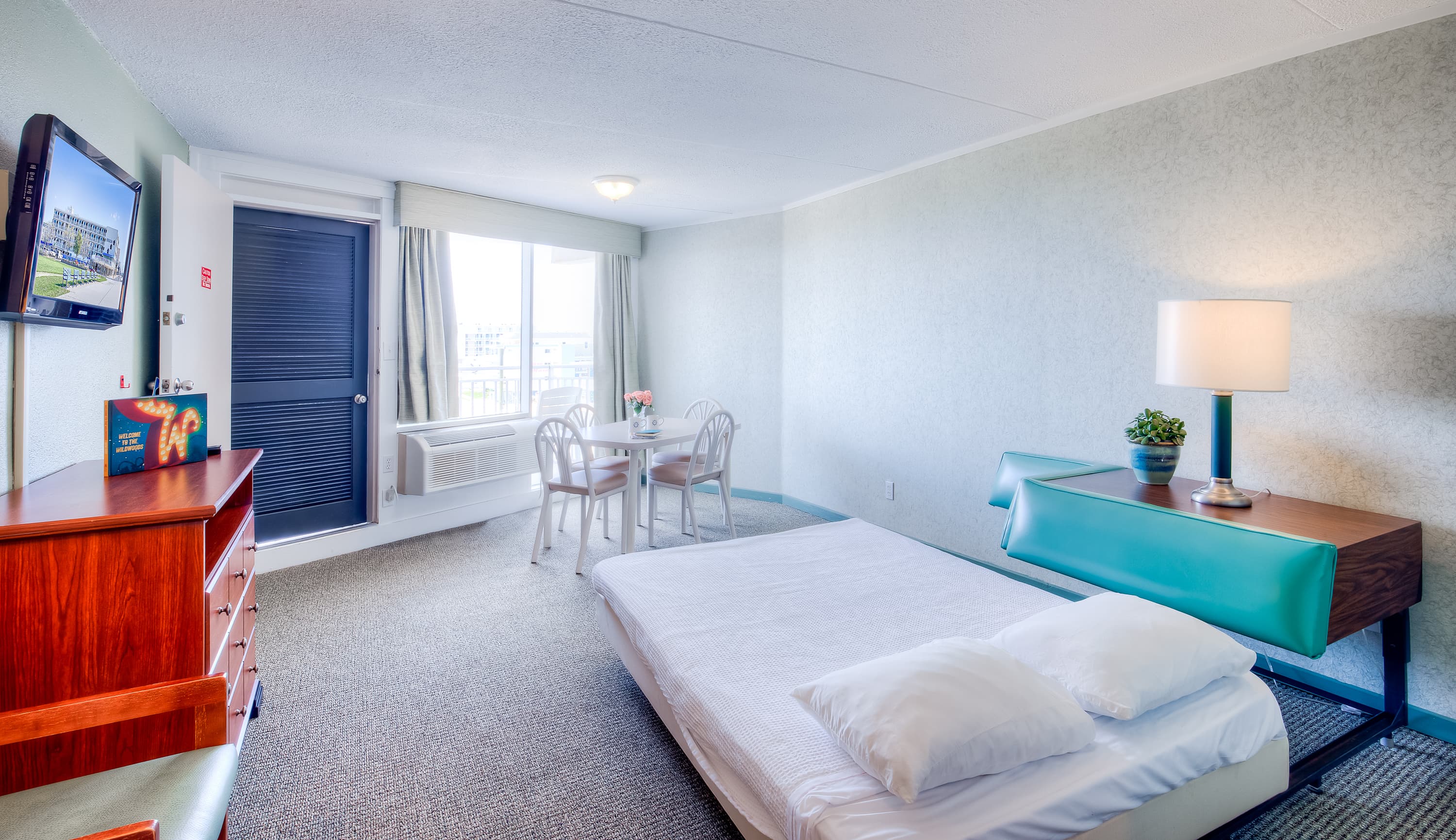 Pull-out double bed in the living room